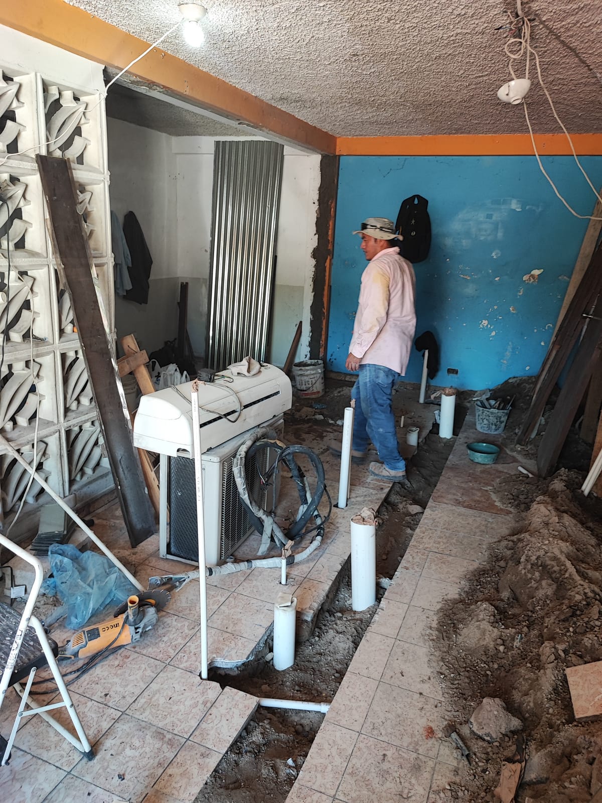 Batería de baños, pupilaje San Salvador